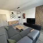Stylove V Centre S Parkovanim Zadarmo Zv1 Apartment Zvolen