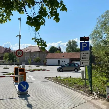 Stylove V Centre S Parkovanim Zadarmo Zv1 * Zvolen